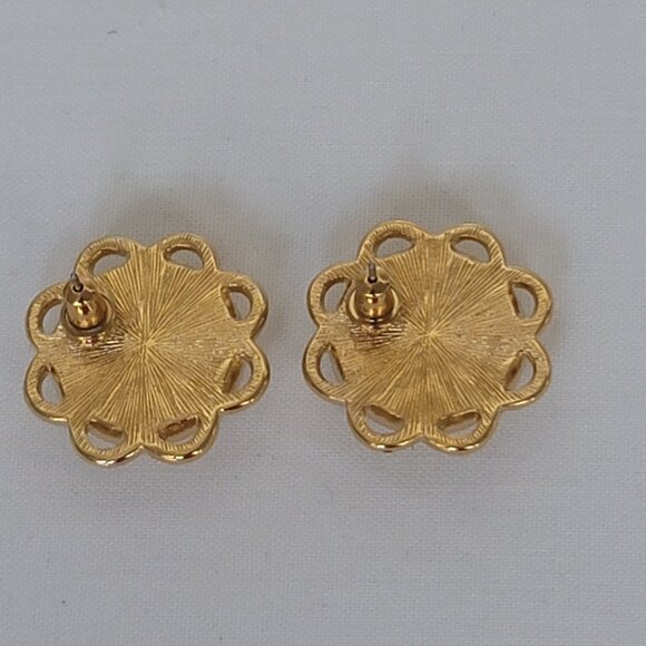 Vintage Monet Gold Tone & Faux Pearl Round Stud Earrings Floral Scalloped 1990s - Picture 4 of 15
